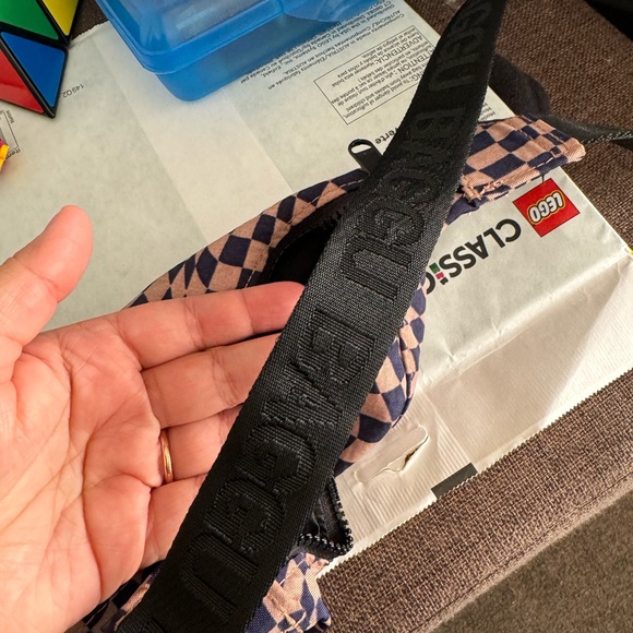 Baggu mini trippy checker crescent bag - Picture 4 of 4